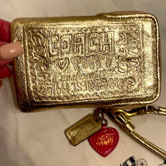 Coach Poppy Metallic Gold Wristlet - Picture 2 of 11